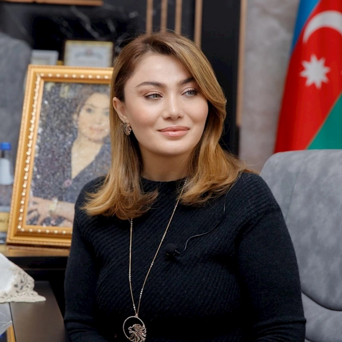 Ruhi Əliyeva gənc müğənniyə dəstək oldu — FOTOLAR Ruhi Əliyeva gənc müğənniyə dəstək oldu — FOTOLAR