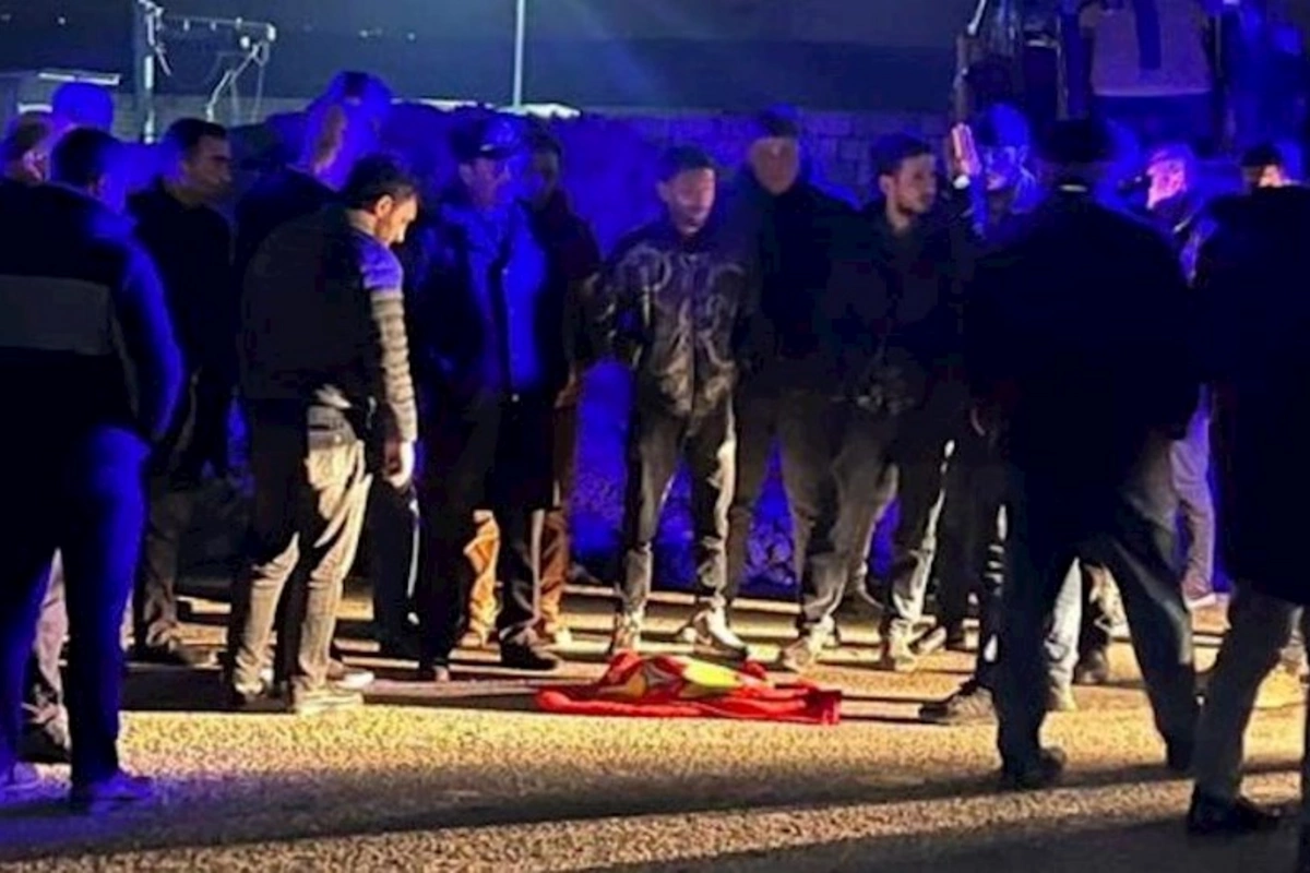 Azərbaycanda yeni doğulan körpə küçəyə atıldı — VİDEO