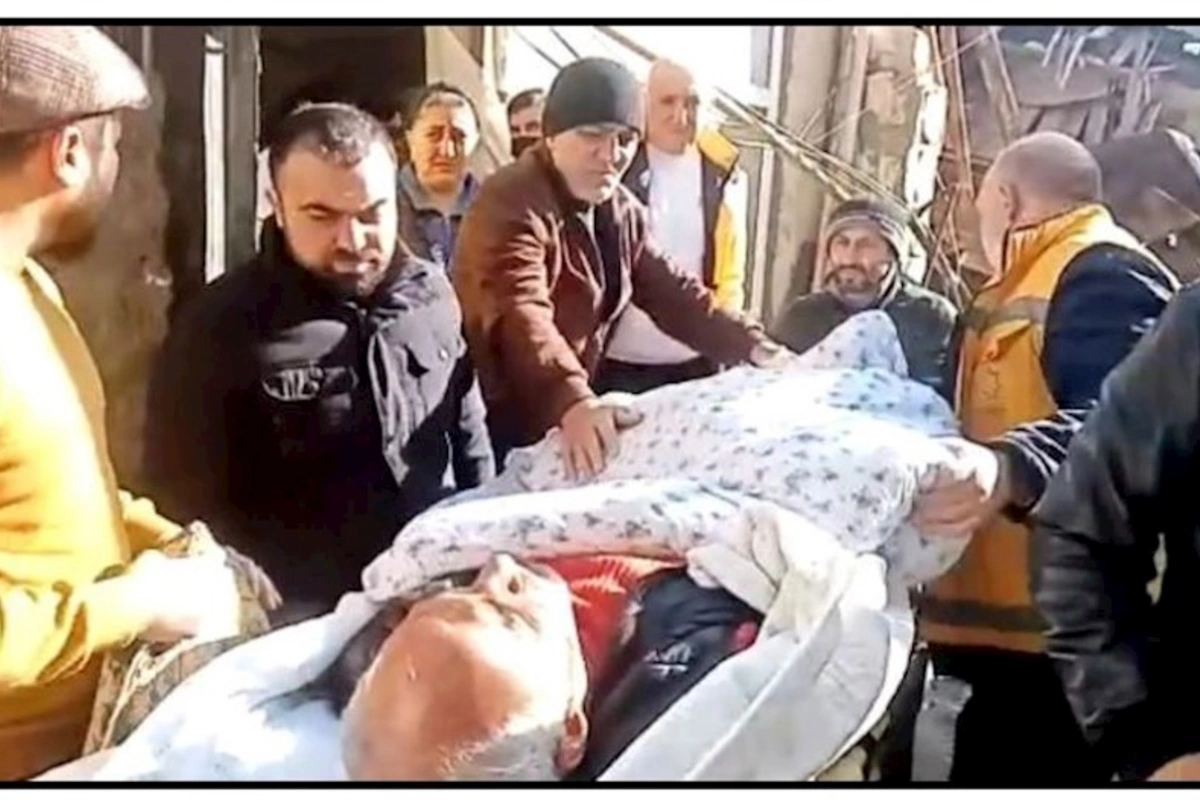 Bakıda ailənin evini başına uçurdular, bir nəfər xəsarət aldı — VİDEO