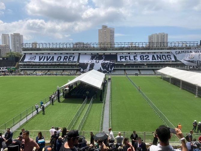 Braziliya Pele ilə belə vidalaşır — FOTOLAR