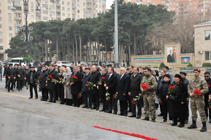 Abşeronda 20 Yanvar şəhidlərinin xatirəsi anıldı — FOTOLAR