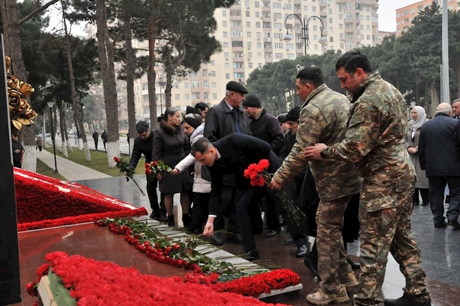 Abşeronda 20 Yanvar şəhidlərinin xatirəsi anıldı — FOTOLAR
