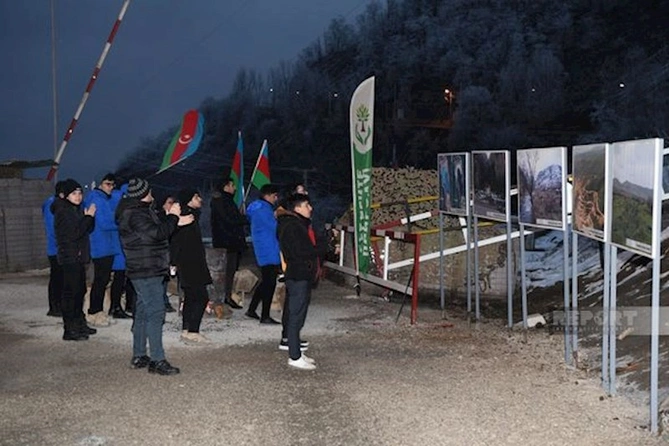 Havanın şaxtalı olmasına baxmayaraq, Xankəndi-Laçın yolunda aksiya davam edir — FOTO