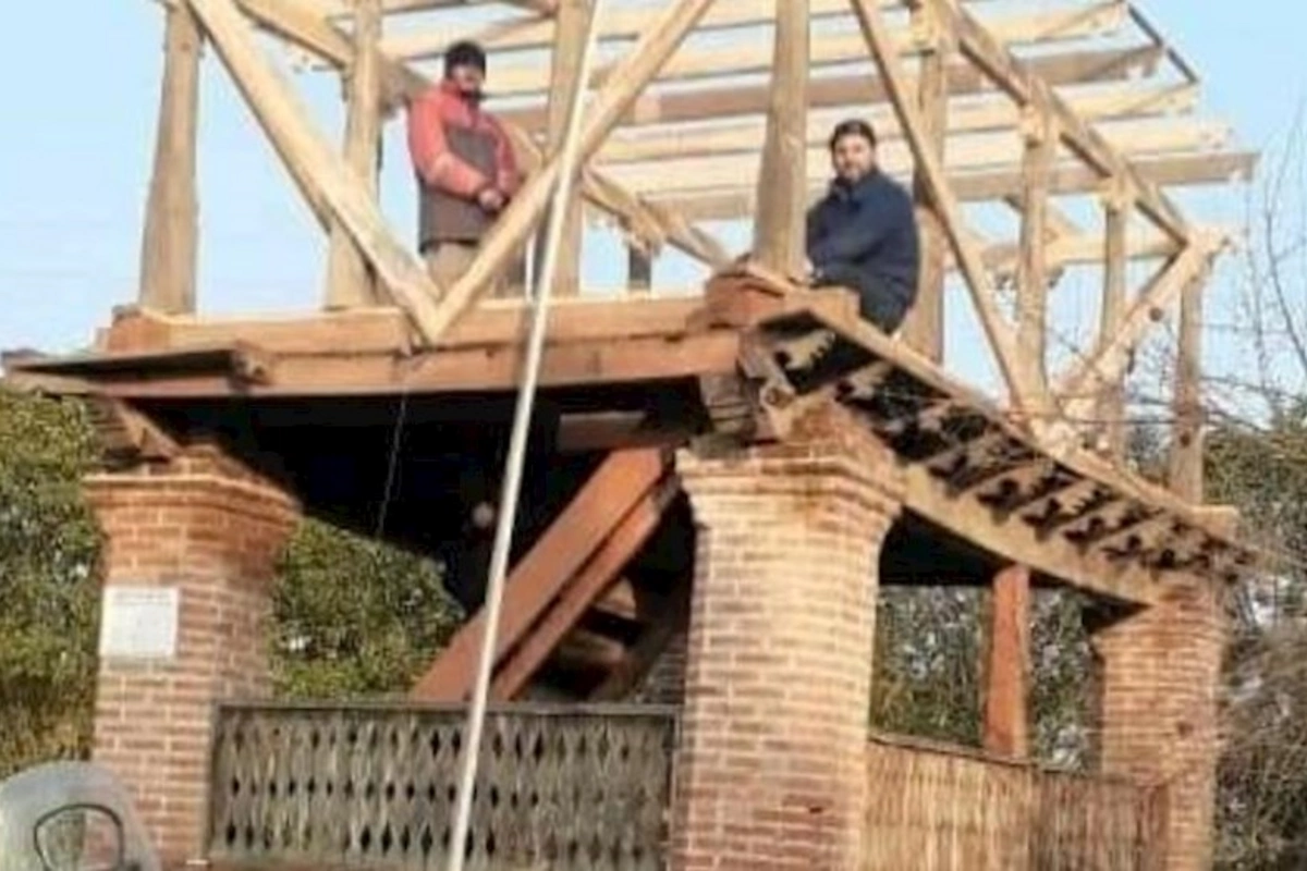 Astarada “Ulduz” filminin çəklidiyi tarixi tikili bərpa olunur — Ötən il yağışdan dağılmışdı (FOTO)