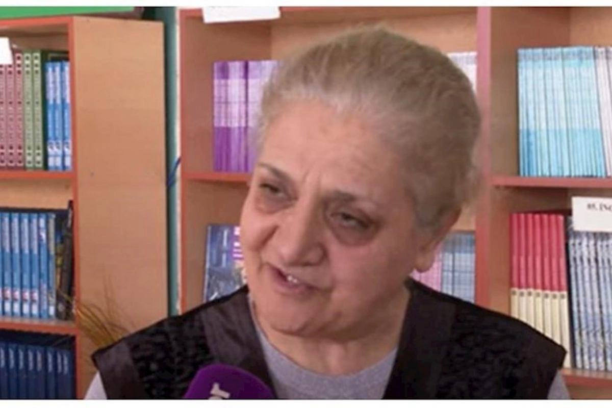 Valideynlər şagirdləri döyən müəllimdən üzr istədilər — VİDEO