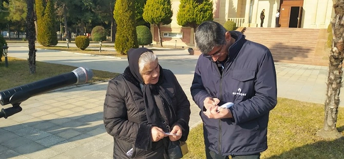 Həftənin ilk iş günündə “Açıq mikrofon” aksiyası Balakəndə keçirildi — FOTO Həftənin ilk iş günündə “Açıq mikrofon” aksiyası Balakəndə keçirildi — FOTO