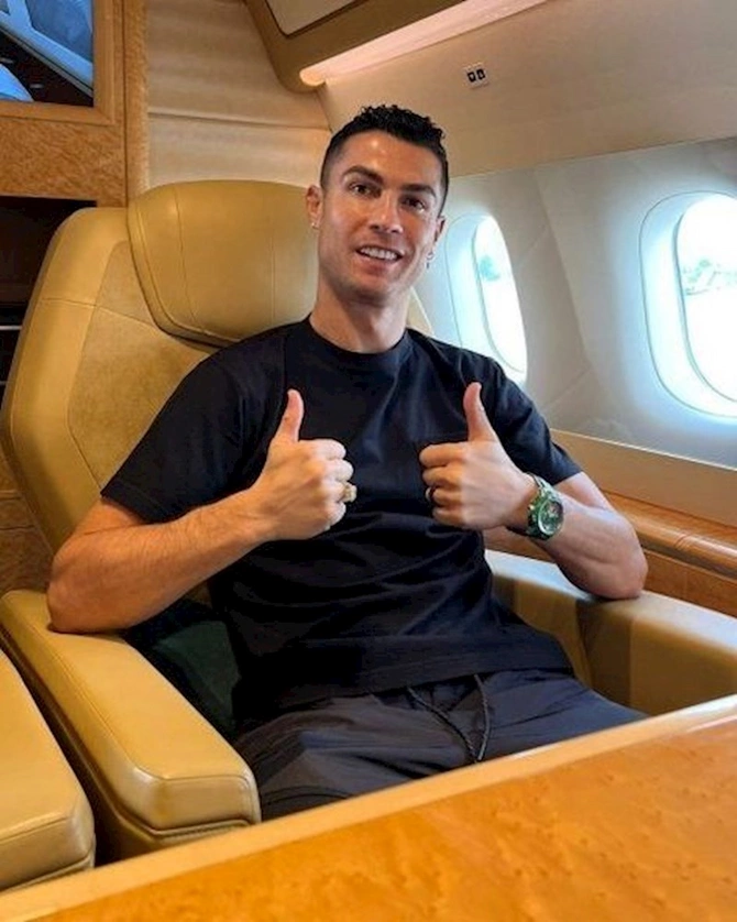 Ronaldo üçün qiymətli daşlarla bəzədilmiş eksklüziv saat hazırlanıb — FOTO