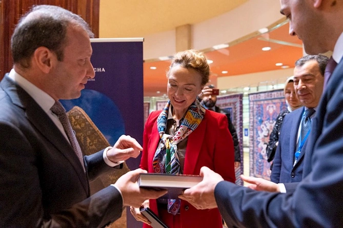 Avropa Şurasının mənzil-qərargahında Azərbaycan xalçalarının sərgisi keçirilir — FOTO