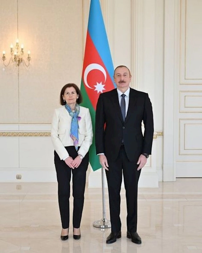 İlham Əliyev Fransa səfirinin etimadnaməsini qəbul etdi — FOTO