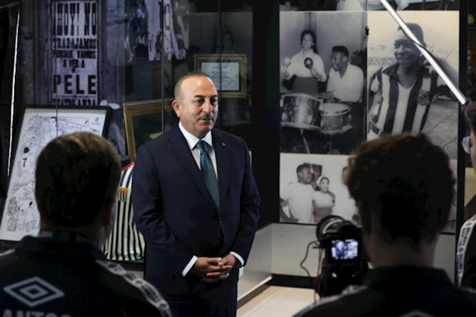 Mövlud Çavuşoğlu Pelenin dəfn mərasiminə qatıldı — FOTOLAR