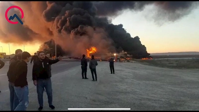 Qobustanda yanacaqdaşıyan avtomobildə baş verən yanğın söndürüldü— YENİLƏNİB (FOTOLAR/VİDEO) Qobustanda yanacaqdaşıyan avtomobildə baş verən yanğın söndürüldü— YENİLƏNİB (FOTOLAR/VİDEO)