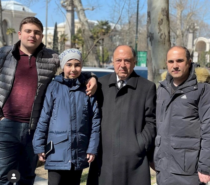 Görün, tez-tez avtoxuliqanlıq edərək qəzalar törədən kimin oğludur — FOTOLAR+VİDEO