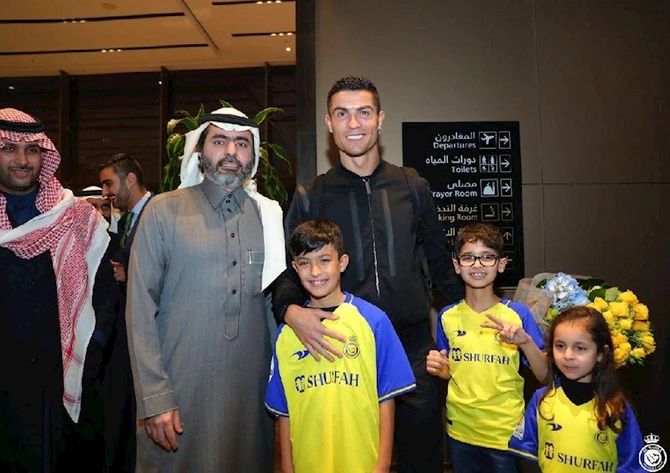 Ronaldo və sevgilisi Səudiyyə Ərəbistanında belə qarşılandı — FOTOLAR