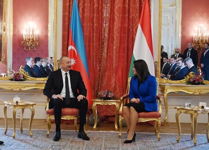 Azərbaycan və Macarıstan prezidentlərinin geniş tərkibdə görüşü olub — FOTO (YENİLƏNDİ)