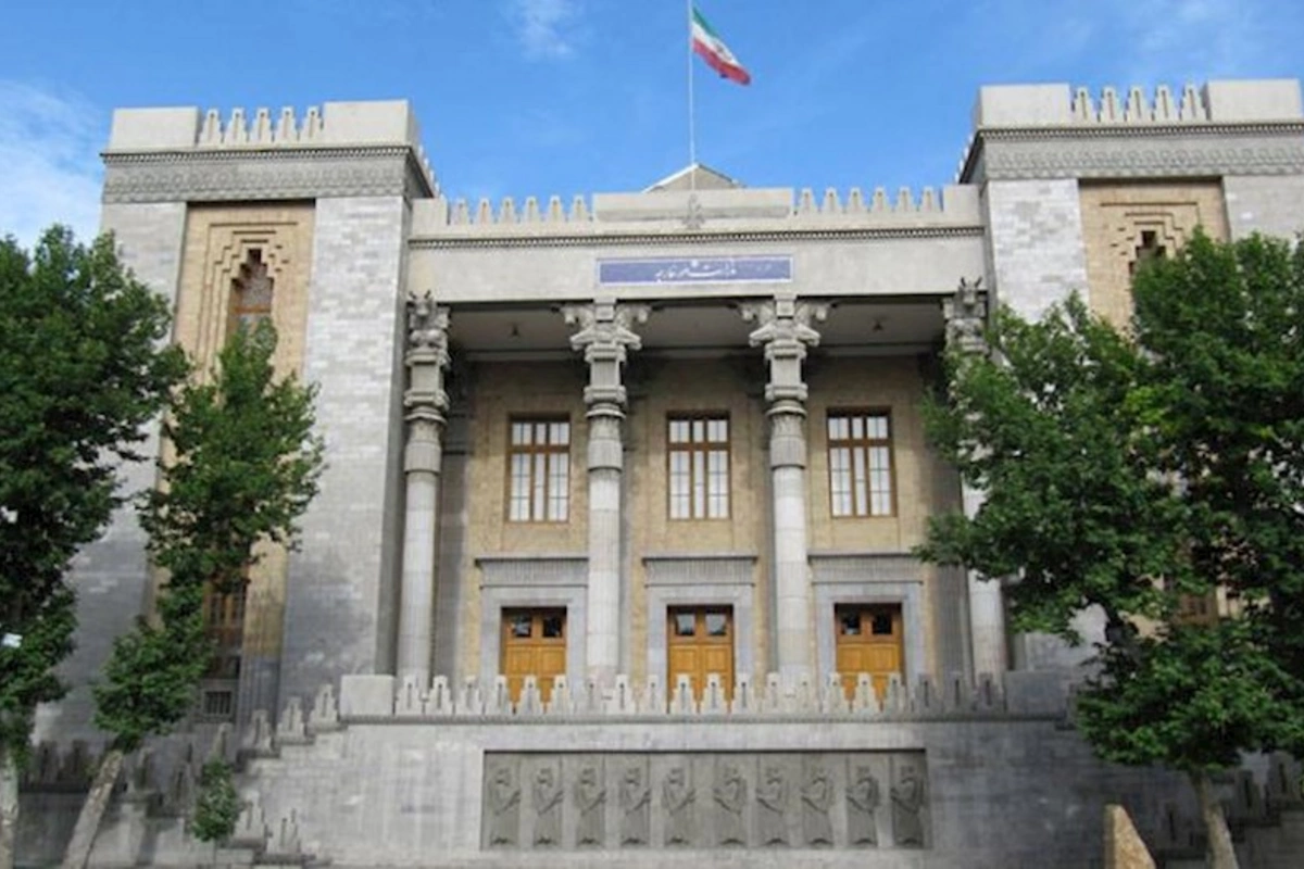 İran Fransaya nota verdi
