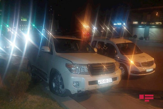 Bakıda zəncirvari qəza oldu — yaralılar var (FOTO) Bakıda zəncirvari qəza oldu — yaralılar var (FOTO)