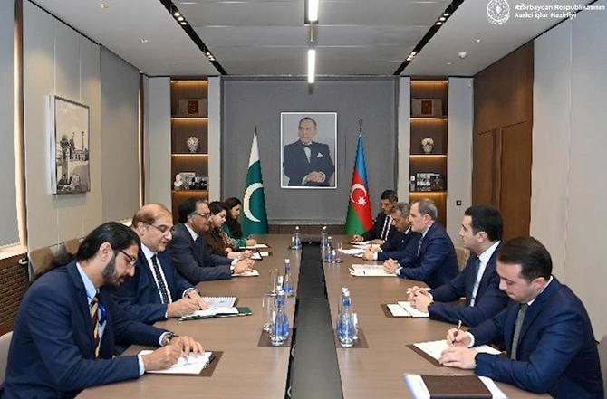 Ceyhun Bayramov pakistanlı həmkarı ilə görüşdü Ceyhun Bayramov pakistanlı həmkarı ilə görüşdü
