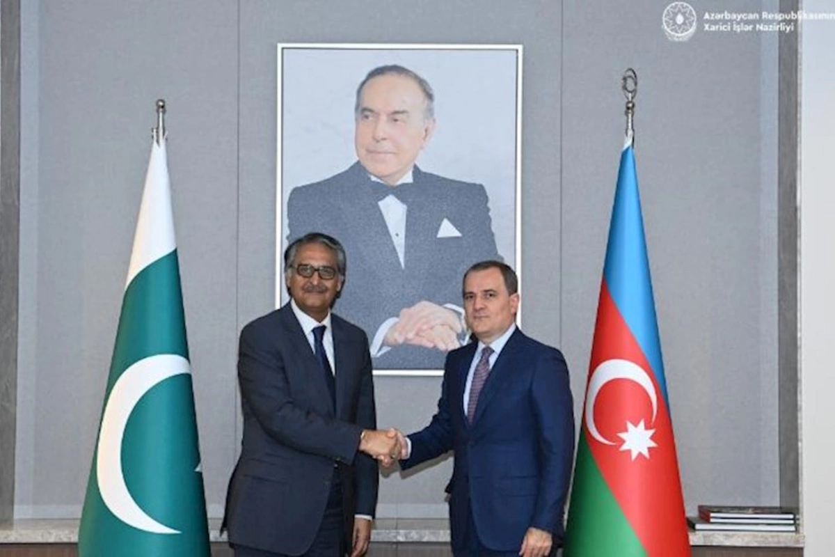 Ceyhun Bayramov pakistanlı həmkarı ilə görüşdü