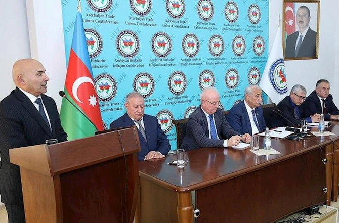 AHİK-də İlham Əliyevin Azərbaycan Prezidenti seçilməsinin 20-ci ildönümü ilə əlaqədar tədbir keçirildi — FOTO