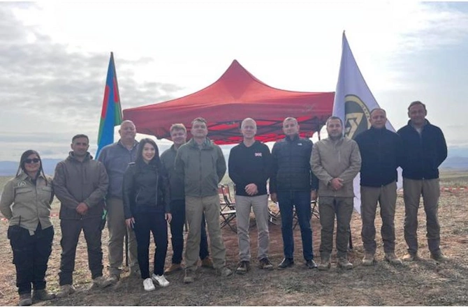 Britaniyalı səfir “Qaya Safety Solutions” MMC-nin minatəmizləmə fəaliyyəti ilə tanış olub — FOTO
