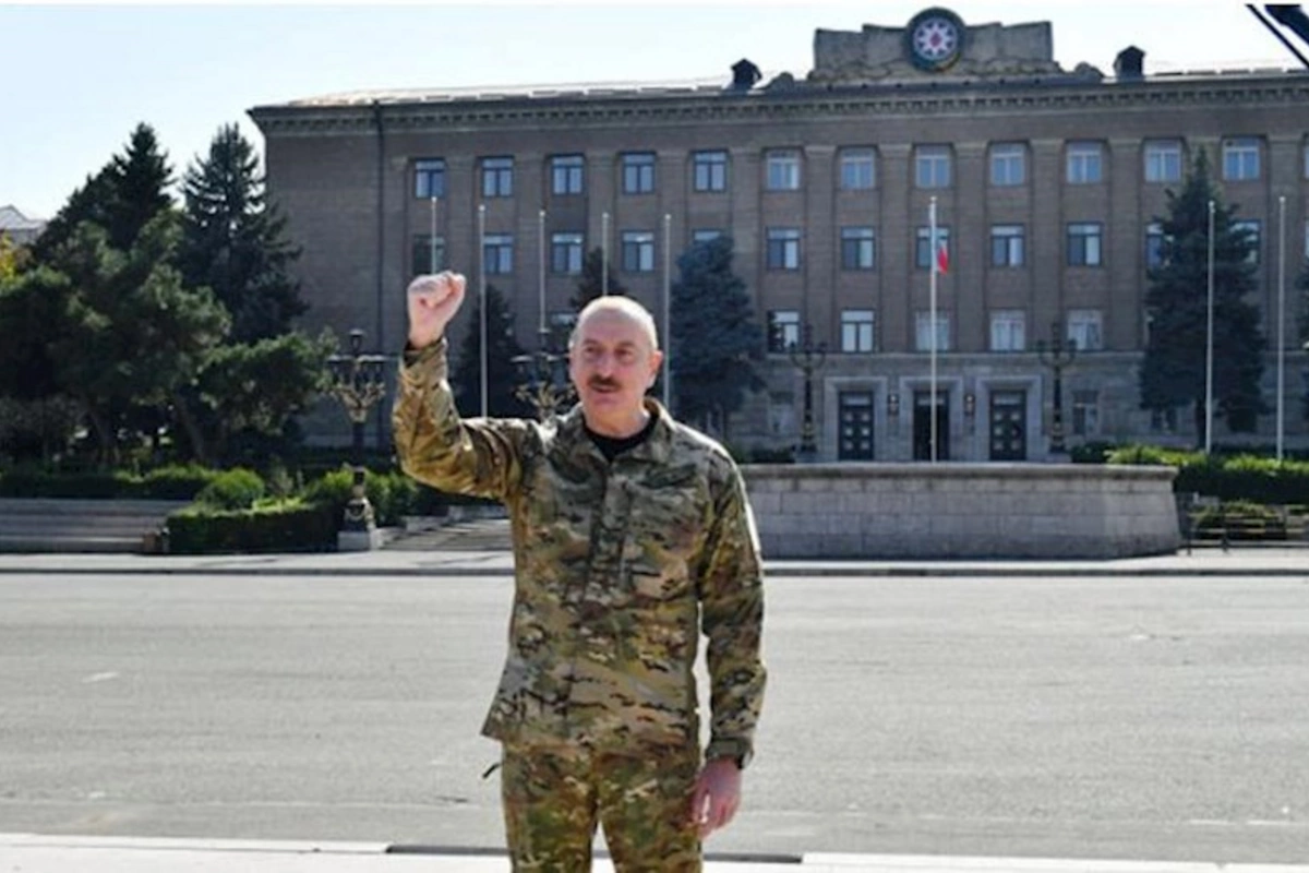 Prezident o binadan danışdı