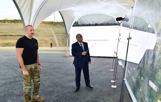 İlham Əliyev Ağdam-Füzuli avtomobil yolunun tikintisi ilə tanış olub — FOTOLAR