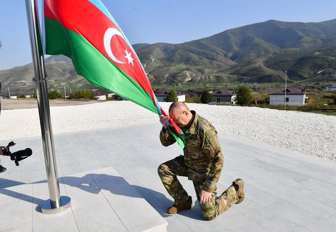 İlham Əliyevin Xocalı və Əsgəran səfərindən — FOTOLAR İlham Əliyevin Xocalı və Əsgəran səfərindən — FOTOLAR