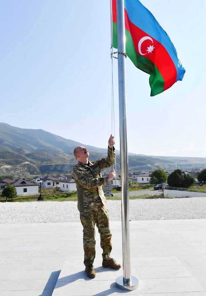 İlham Əliyevin Xocalı və Əsgəran səfərindən — FOTOLAR İlham Əliyevin Xocalı və Əsgəran səfərindən — FOTOLAR
