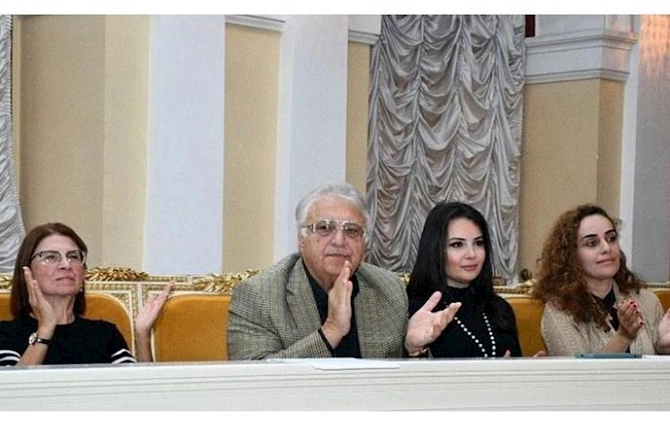 Aysel həyat yoldaşının çıxışını belə izlədi — FOTOLAR