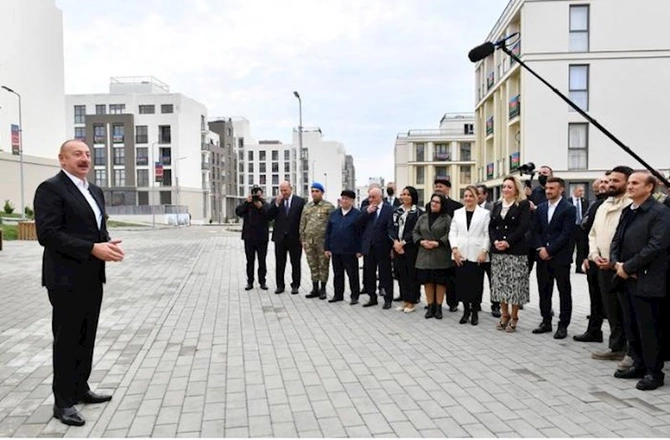 Prezident Füzuliyə köçmüş sakinlərlə görüşdü — YENİLƏNİB (FOTOLAR)