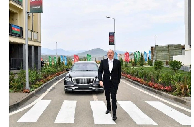 Prezident Füzuliyə köçmüş sakinlərlə görüşdü — YENİLƏNİB (FOTOLAR)