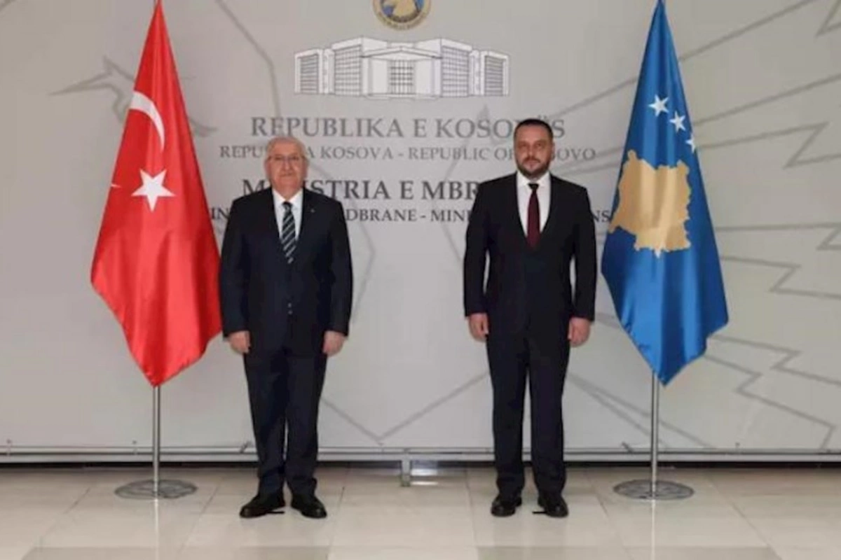 Yaşar Gülər ​​Kosovonun müdafiə naziri ilə görüşdü — FOTO
