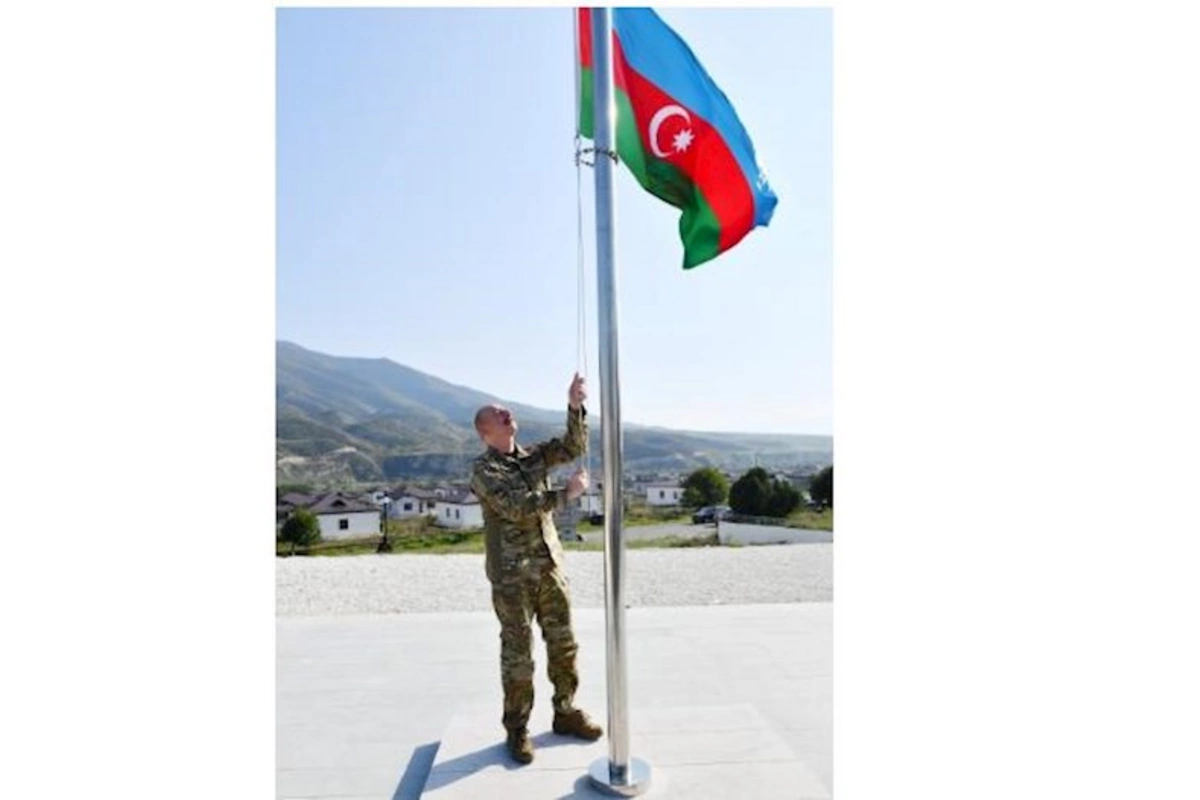 Xankəndi, Xocalı və Əsgəranda üç rəngli, ay-ulduzlu bayrağımız dalğalanır...
