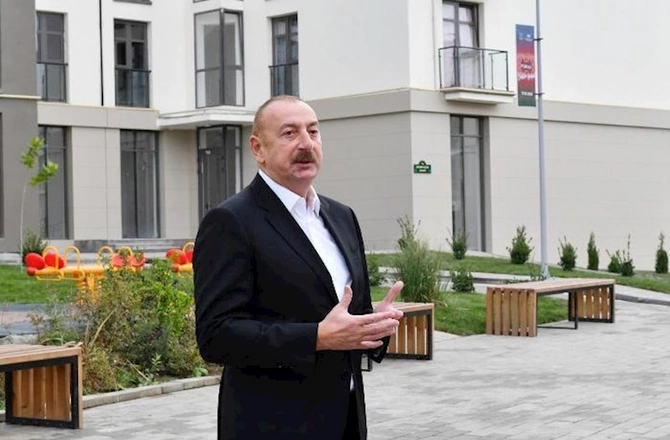 Prezident Füzuliyə köçmüş sakinlərlə görüşdü — YENİLƏNİB (FOTOLAR)