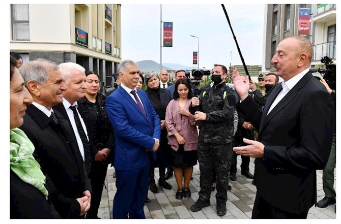 Prezident Füzuliyə köçmüş sakinlərlə görüşdü — YENİLƏNİB (FOTOLAR)