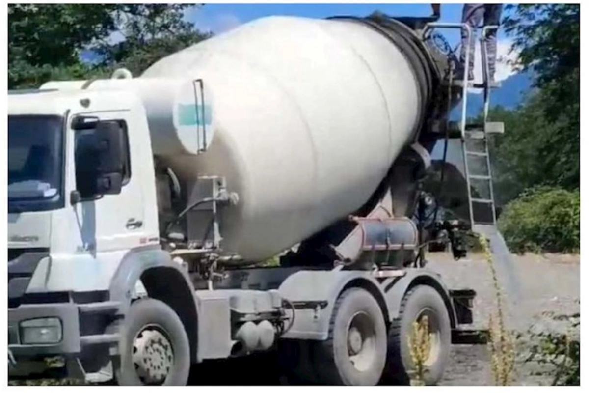 Abşeronda betonqarışdıran dayanacağa aşdı: Ölən var