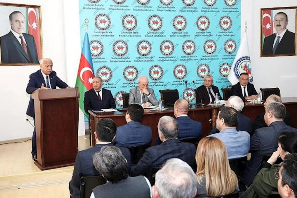 AHİK-də Müstəqilliyin Bərpası Günü münasibətilə tədbir keçirildi — FOTO