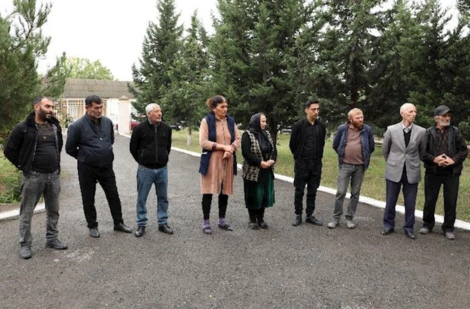 Vətəndaşlarla növbəti görüş Qazaxın Canalı kəndində baş tutdu — FOTO Vətəndaşlarla növbəti görüş Qazaxın Canalı kəndində baş tutdu — FOTO