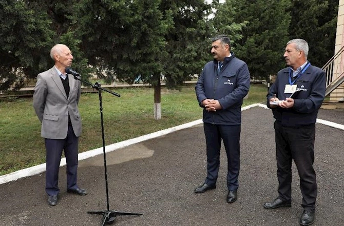 Vətəndaşlarla növbəti görüş Qazaxın Canalı kəndində baş tutdu — FOTO Vətəndaşlarla növbəti görüş Qazaxın Canalı kəndində baş tutdu — FOTO