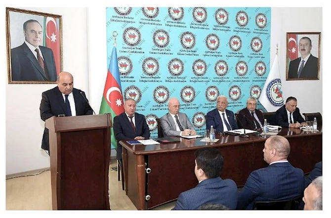 AHİK-də Müstəqilliyin Bərpası Günü münasibətilə tədbir keçirildi — FOTO