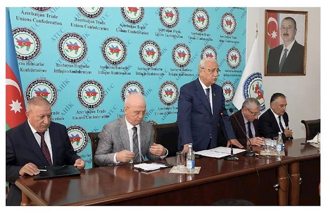AHİK-də Müstəqilliyin Bərpası Günü münasibətilə tədbir keçirildi — FOTO
