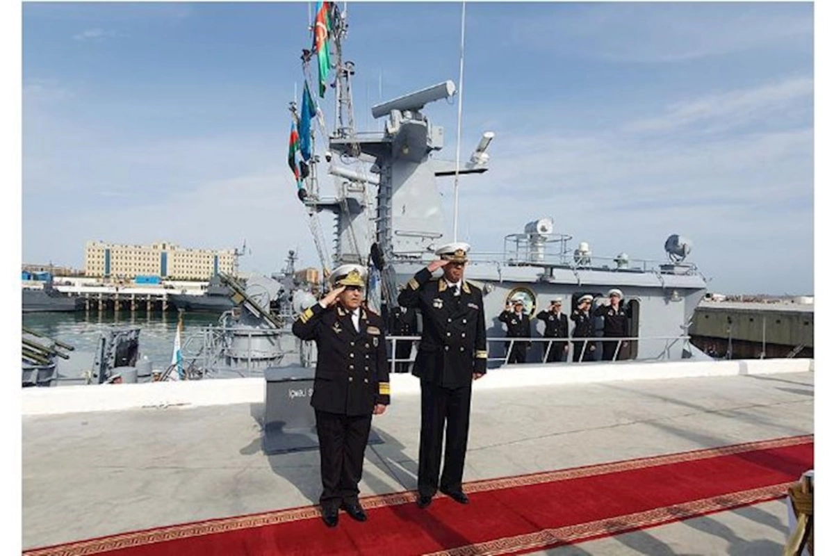 Qazaxıstanın hərbi gəmiləri Bakıda — FOTO