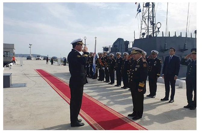 Qazaxıstanın hərbi gəmiləri Bakıda — FOTO