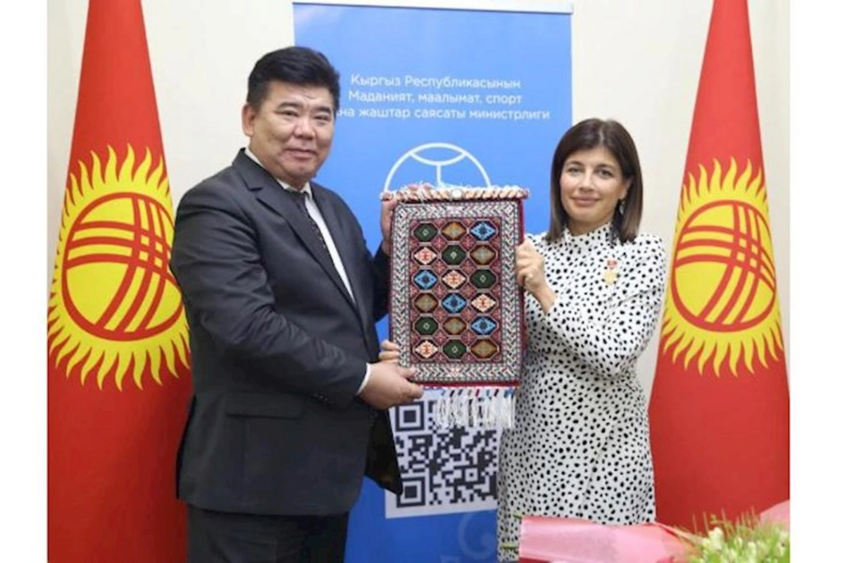 Günay Əfəndiyeva Altınbek Maksutov ilə görüşdü