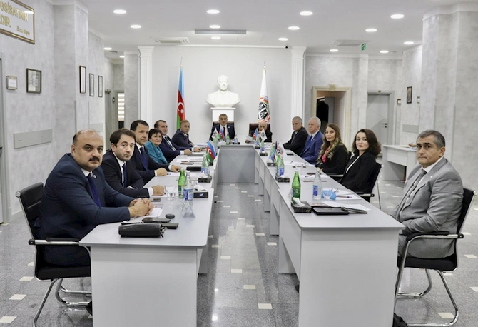 Vəkillər Kollegiyasının rəhbərliyi yeni hakim təyin edilən vəkillərlə görüşüb — FOTOLAR Vəkillər Kollegiyasının rəhbərliyi yeni hakim təyin edilən vəkillərlə görüşüb — FOTOLAR