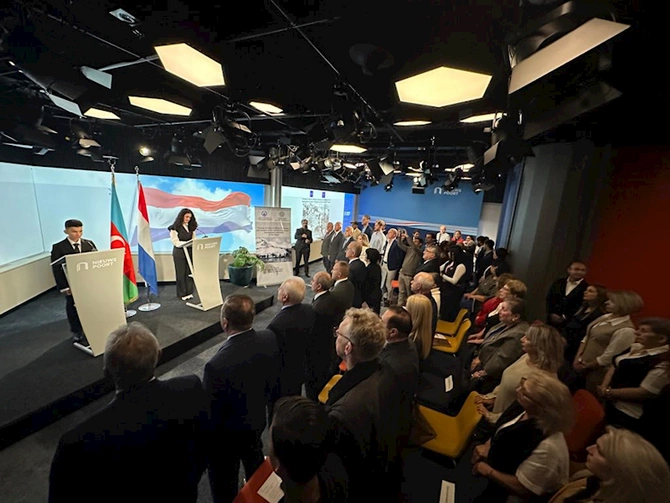 Niderland parlamentində Qərbi Azərbaycana qayıdışla bağlı beynəlxalq konfrans — Toplantıya İrəvan xanının varisi də qatıldı (FOTOLAR)