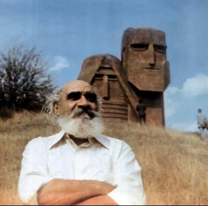Məşhur “Papik-tatik” abidəsinin “görünməyən tərəfi”