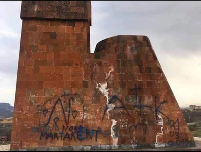 Məşhur “Papik-tatik” abidəsinin “görünməyən tərəfi”