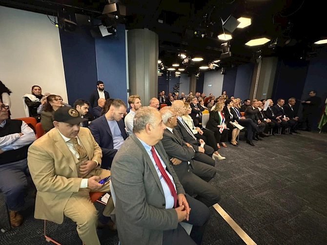 Niderland parlamentində Qərbi Azərbaycana qayıdışla bağlı beynəlxalq konfrans — Toplantıya İrəvan xanının varisi də qatıldı (FOTOLAR)