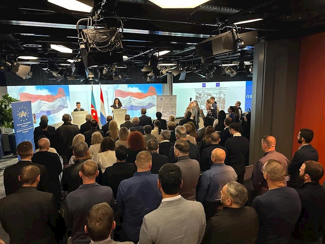 Niderland parlamentində Qərbi Azərbaycana qayıdışla bağlı beynəlxalq konfrans — Toplantıya İrəvan xanının varisi də qatıldı (FOTOLAR)